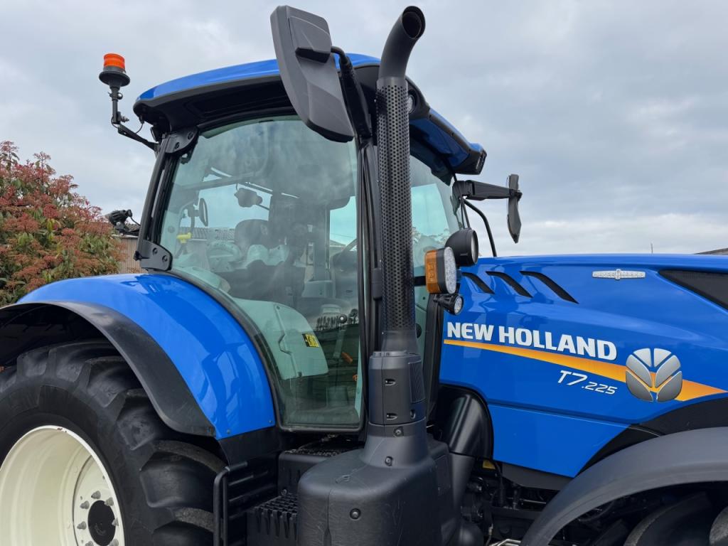 New Holland T7.225