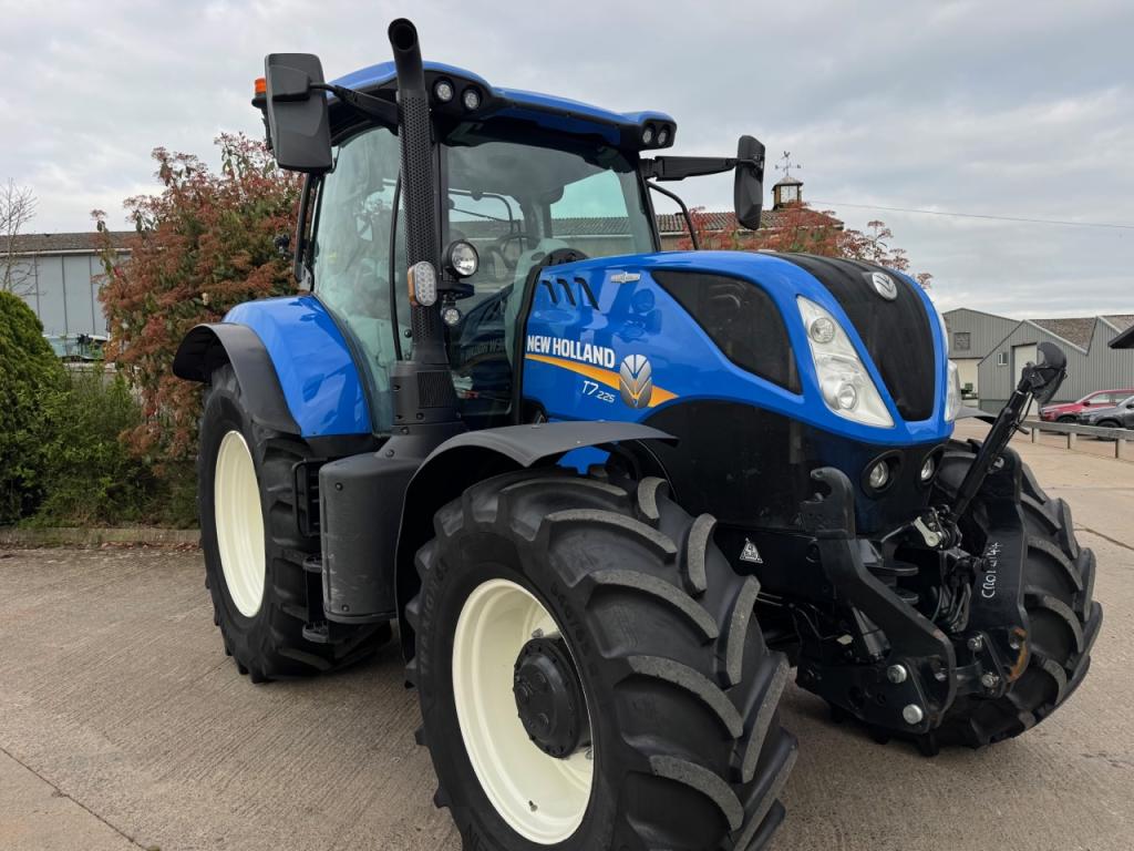 New Holland T7.225