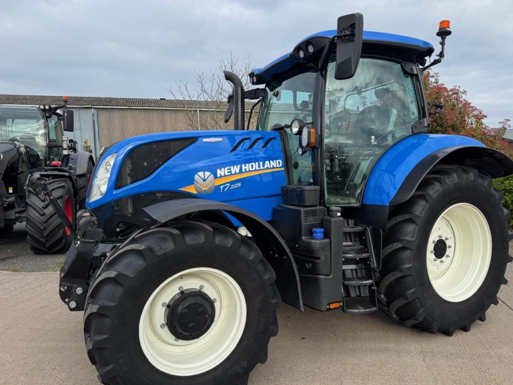 New Holland T7.225