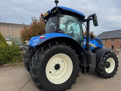 New Holland T7.225
