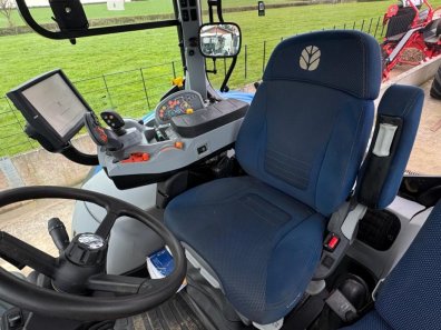 New Holland T7.225