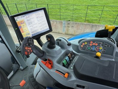 New Holland T7.225