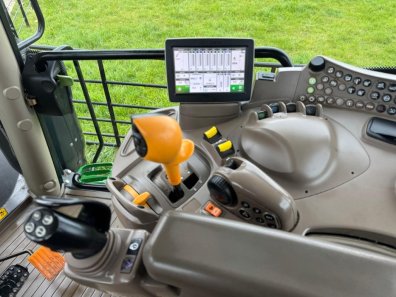 John Deere 6155R