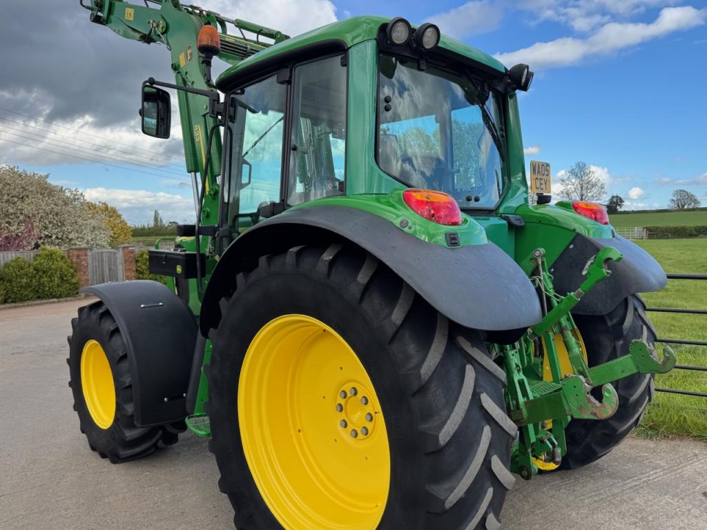 John Deere 6320