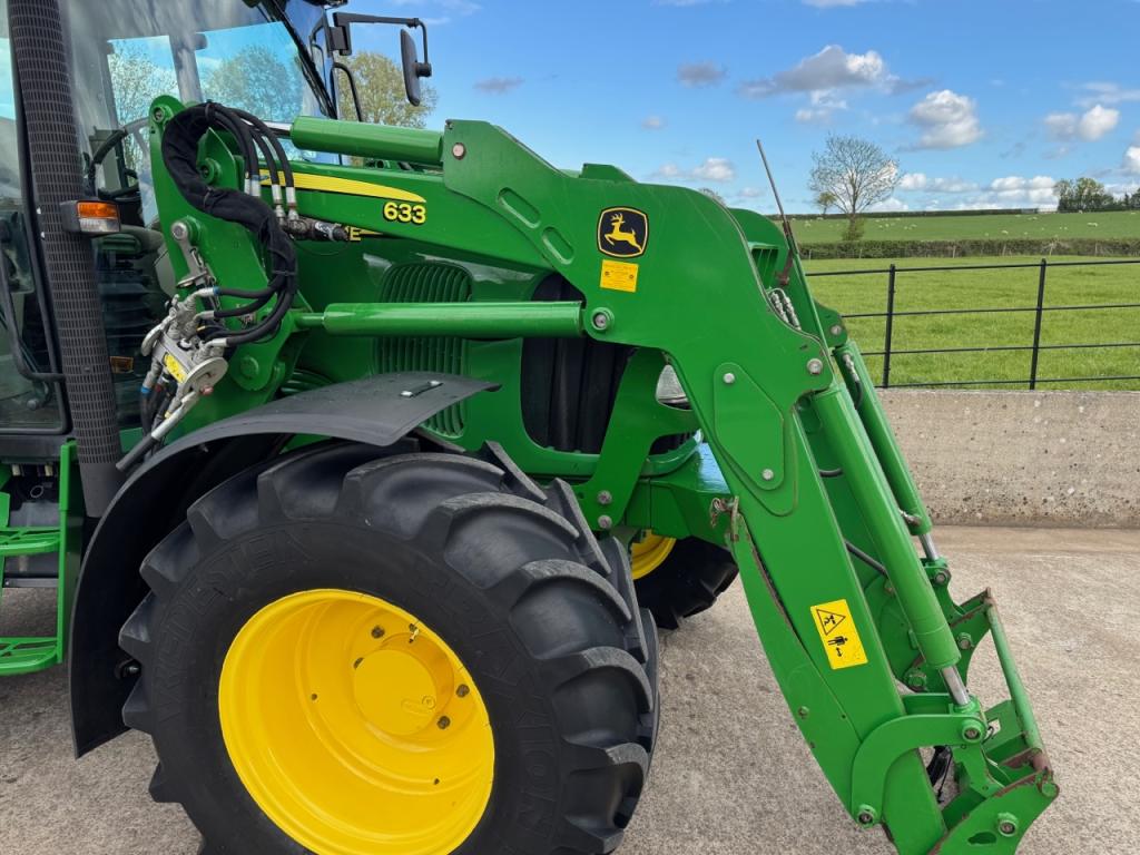 John Deere 6320