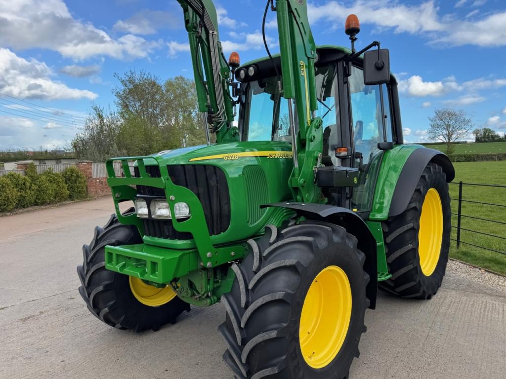 John Deere 6320