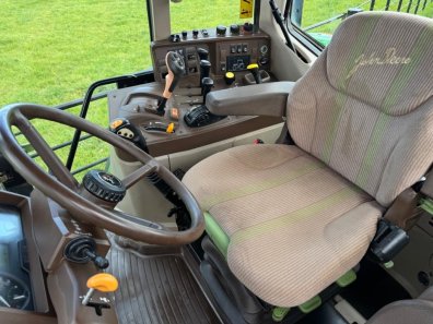 John Deere 6320