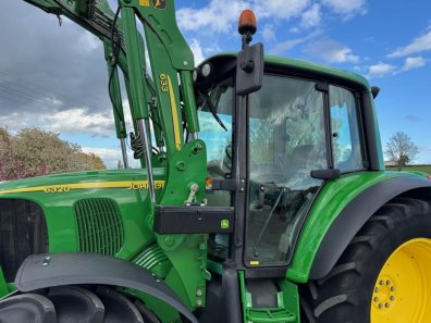 John Deere 6320