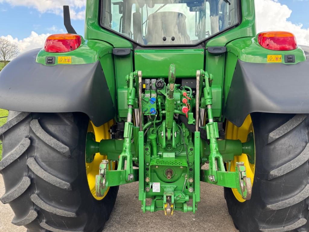 John Deere 6430