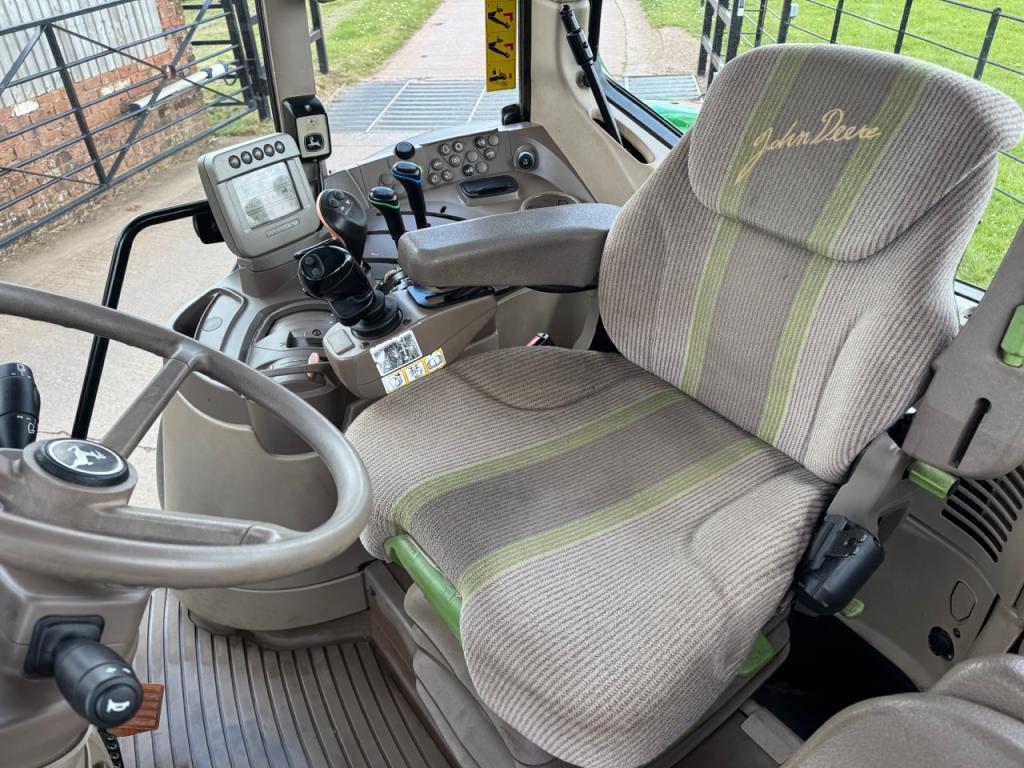 John Deere 6430