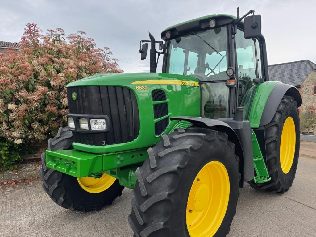 John Deere 6830 Standard