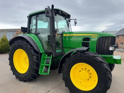 John Deere 6830 Standard