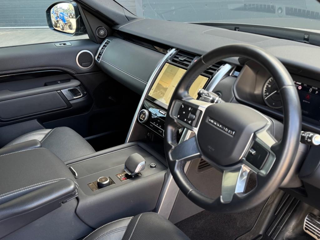 Land Rover Discovery SE R-Dynamic Commercial D300 Diesel