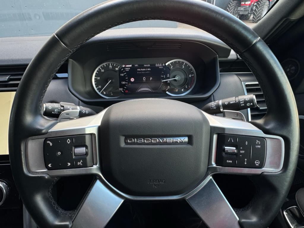 Land Rover Discovery SE R-Dynamic Commercial D300 Diesel