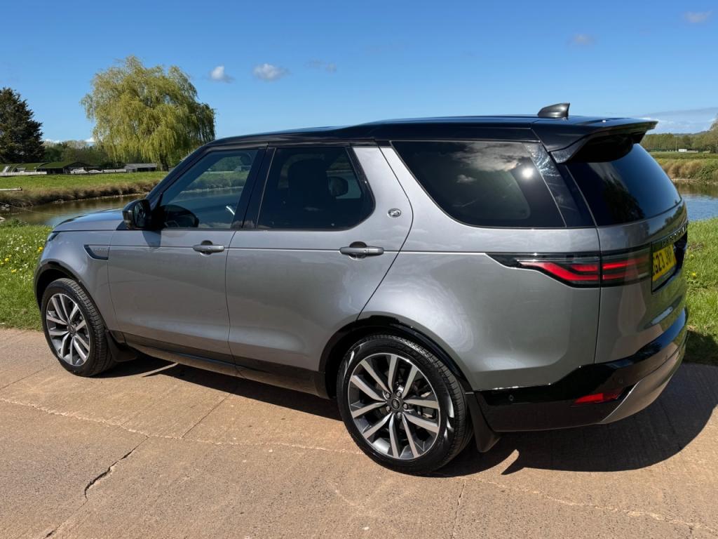 Land Rover Discovery SE R-Dynamic Commercial D300 Diesel