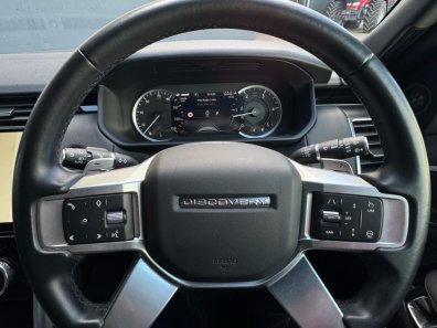 Land Rover Discovery SE R-Dynamic Commercial D300 Diesel
