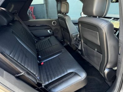 Land Rover Discovery SE R-Dynamic Commercial D300 Diesel
