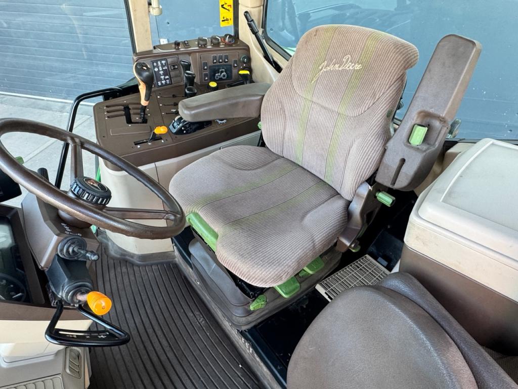 John Deere 6410