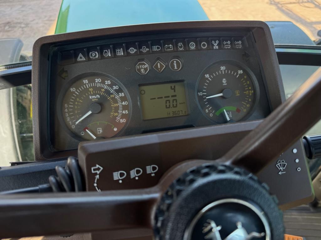 John Deere 6410
