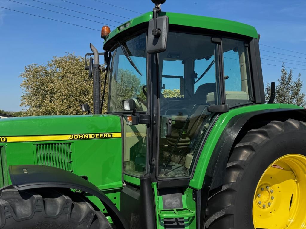 John Deere 6410
