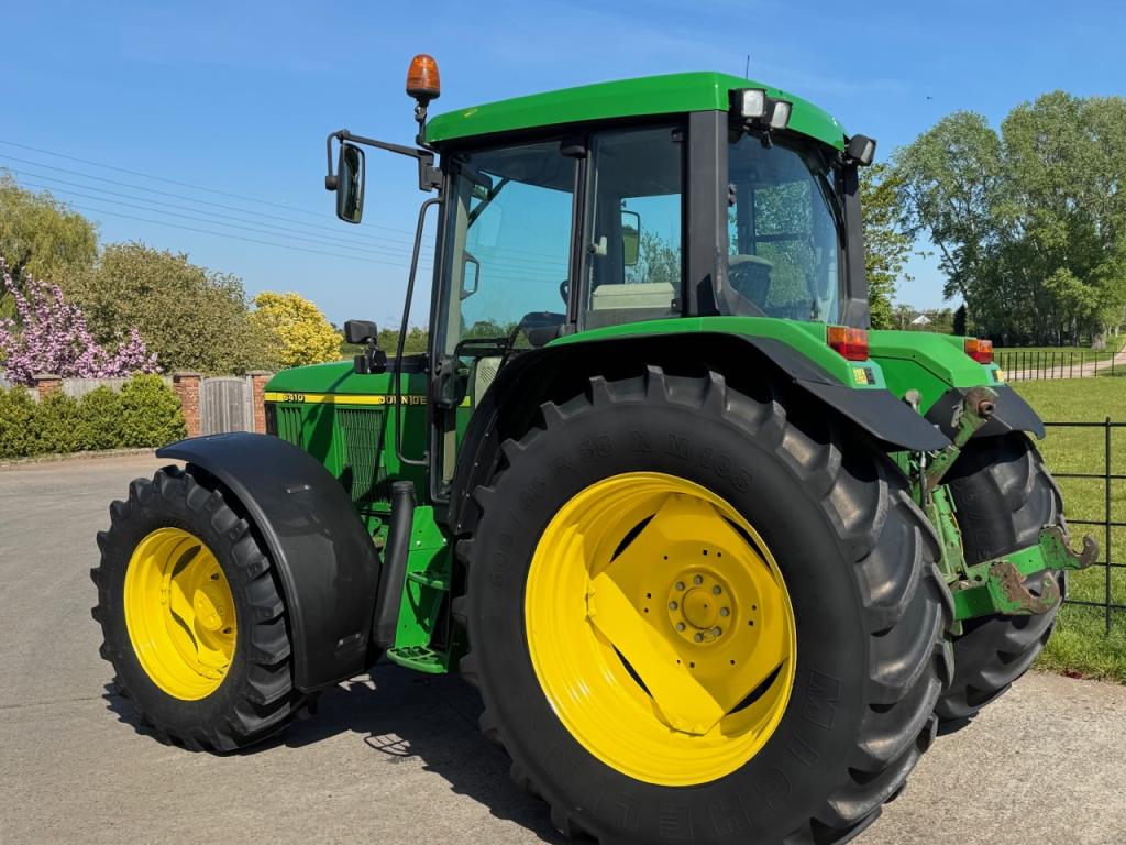 John Deere 6410