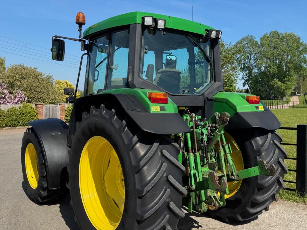 John Deere 6410