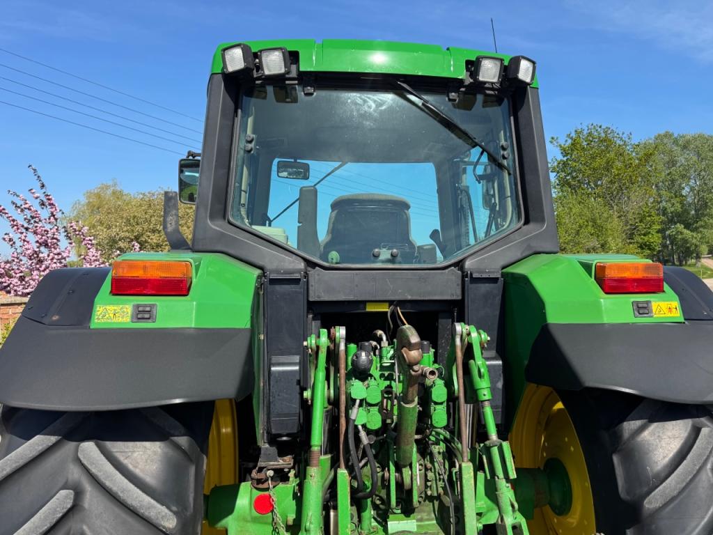 John Deere 6410