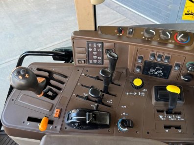 John Deere 6410