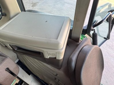 John Deere 6410