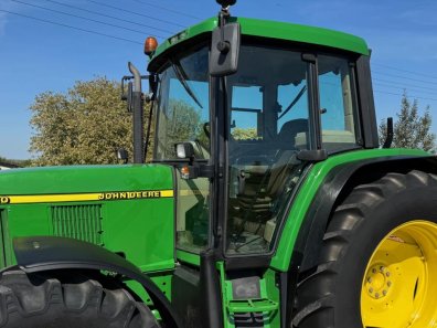 John Deere 6410