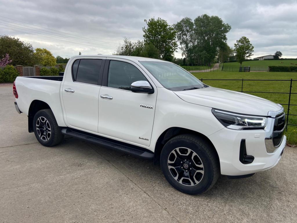 Toyota Hilux Invincible 2.4 diesel