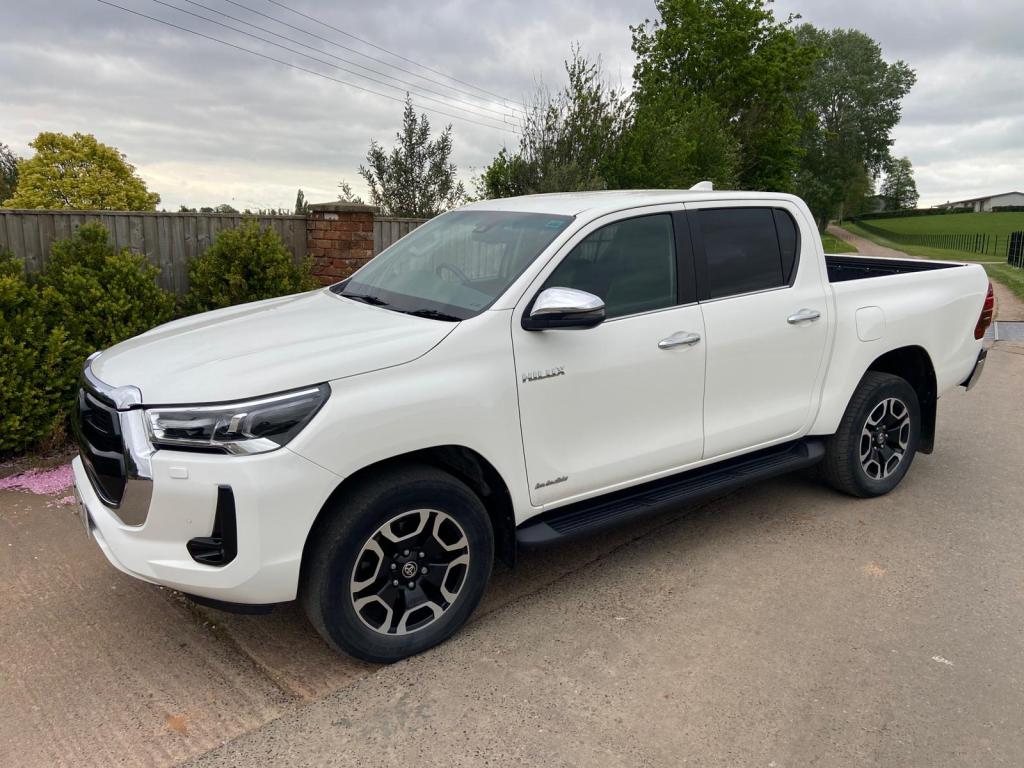 Toyota Hilux Invincible 2.4 diesel