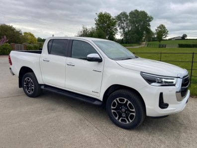 Toyota Hilux Invincible 2.4 diesel