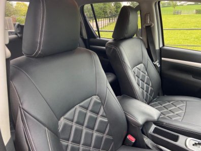 Toyota Hilux Invincible 2.4 diesel