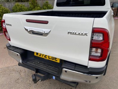 Toyota Hilux Invincible 2.4 diesel