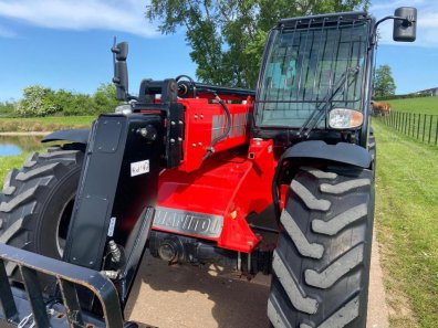 Manitou MT933 telehandler