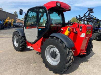 Manitou MT933 telehandler