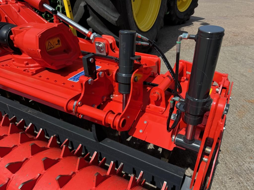 Kuhn HR 5030 R 5 Metre power harrow