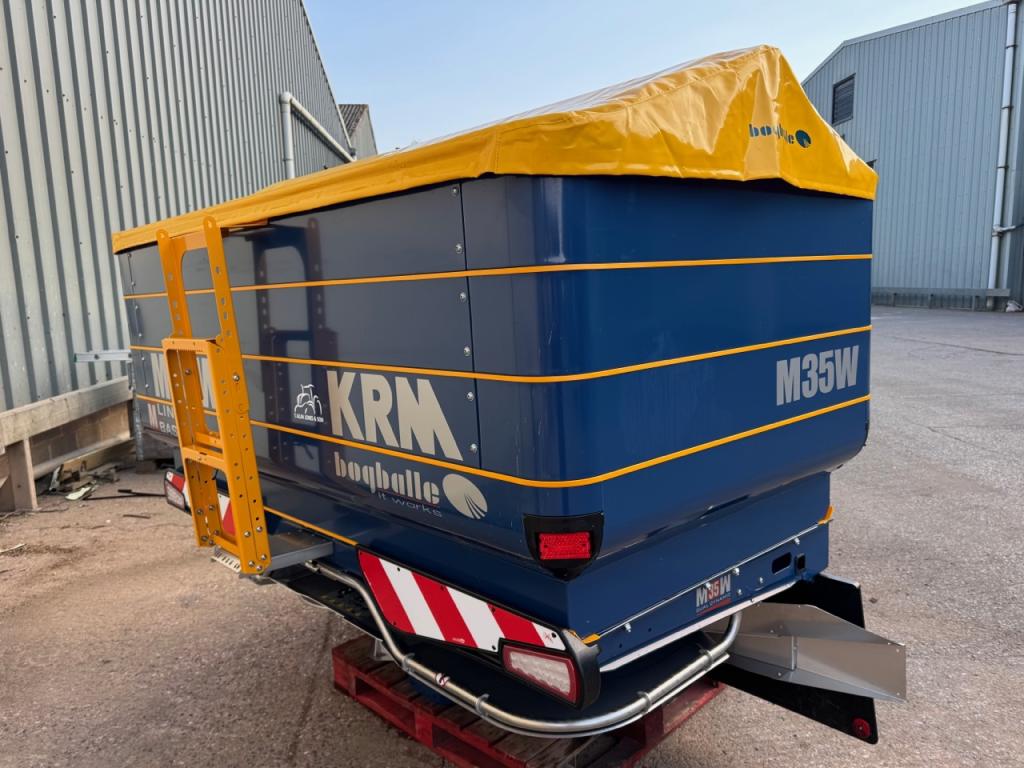 KRM Bogballe M33W fertiliser spinner