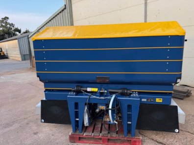 KRM Bogballe M33W fertiliser spinner