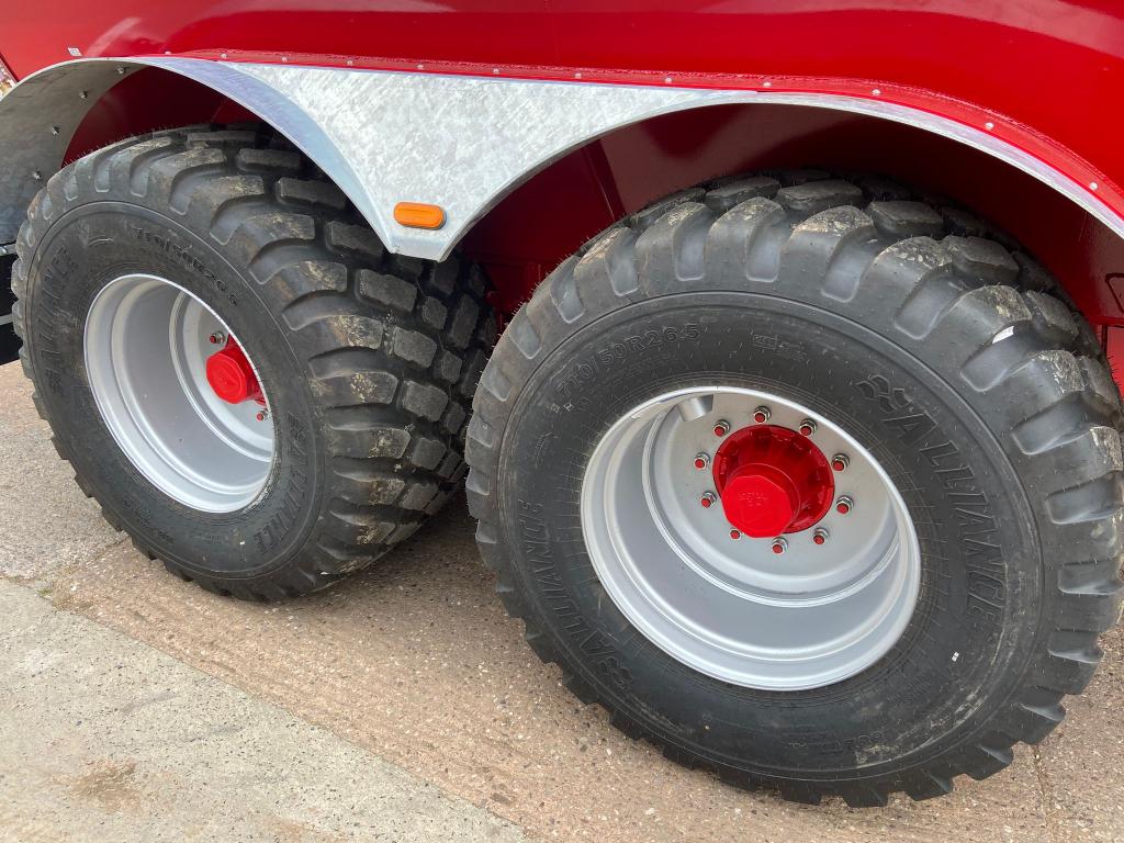 Redrock 3500 Gallon tanker