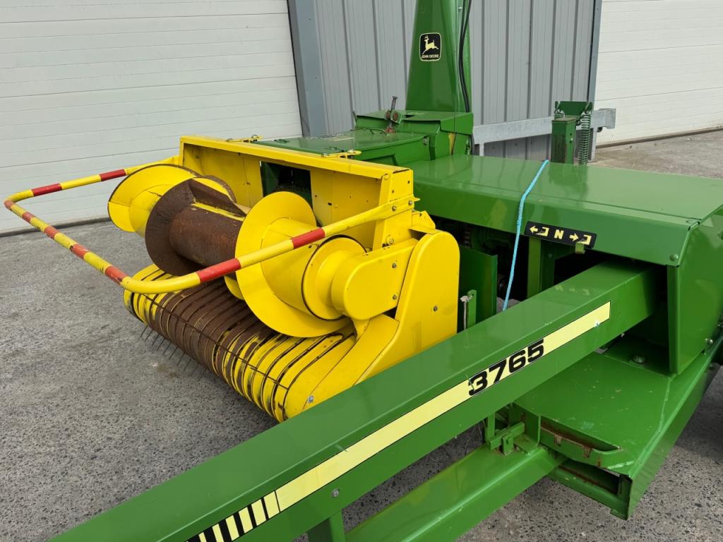 John Deere 3765 trailed forager