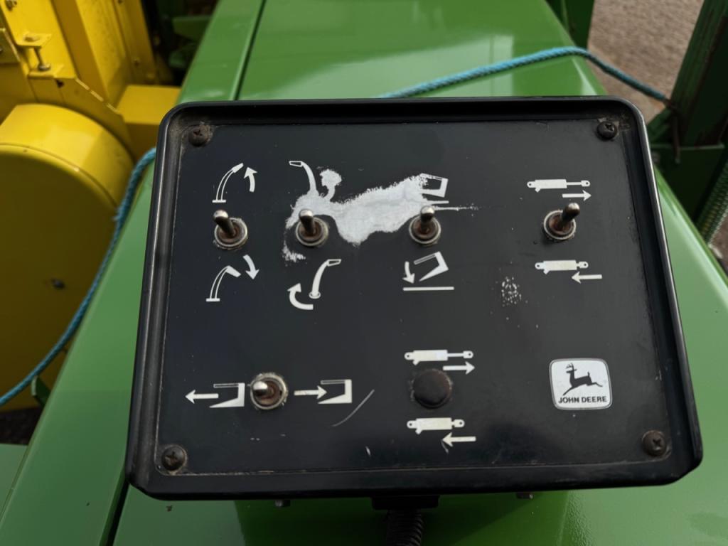 John Deere 3765 trailed forager