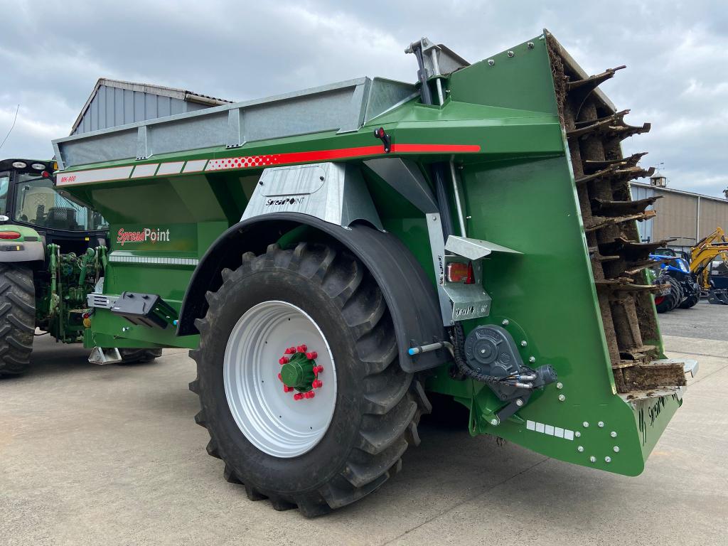 SpreadPoint MK-900 10 ton rear discharge muck spreader
