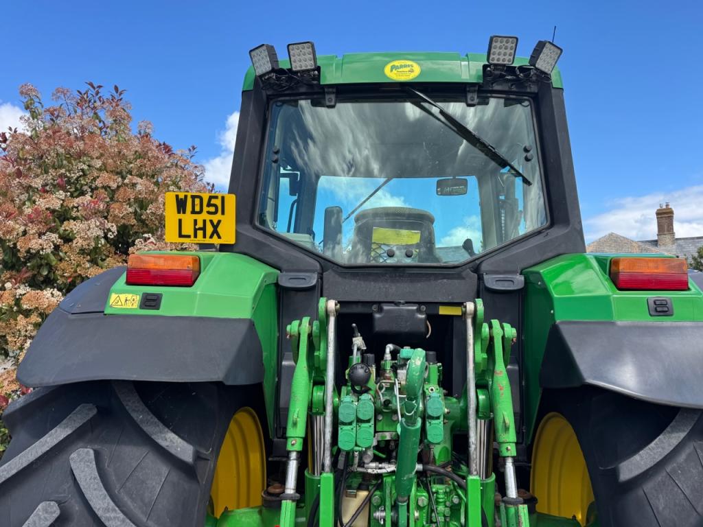 John Deere 6910S