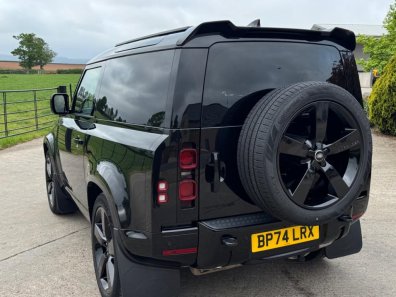 Land Rover Defender 90 HSE X-Dynamic D350 diesel