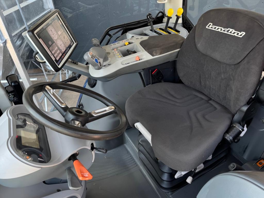 Landini T7-230