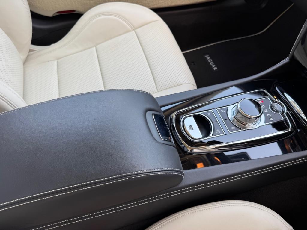 Jaguar XK Signature Edition 5.0LT V8 petrol