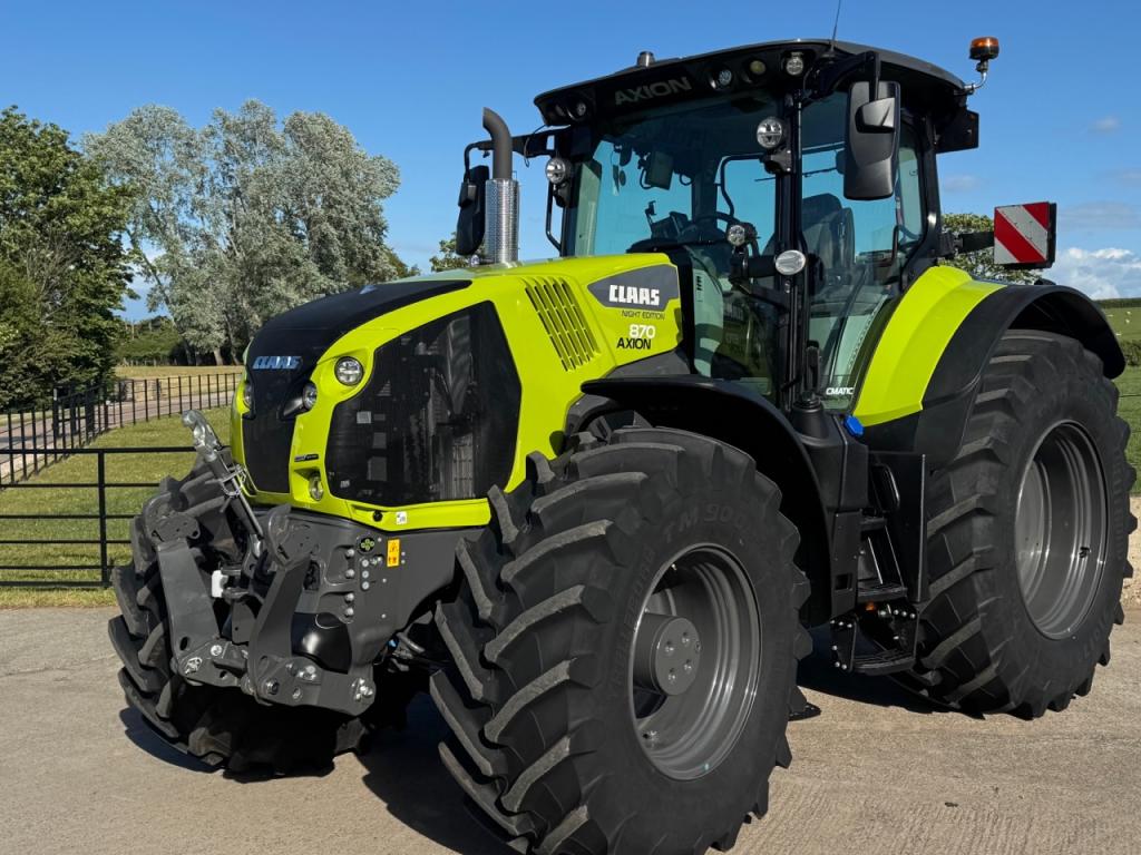 Claas Axion 870 Night Edition