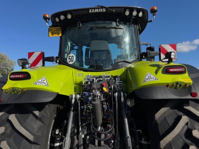 Claas Axion 870 Night Edition